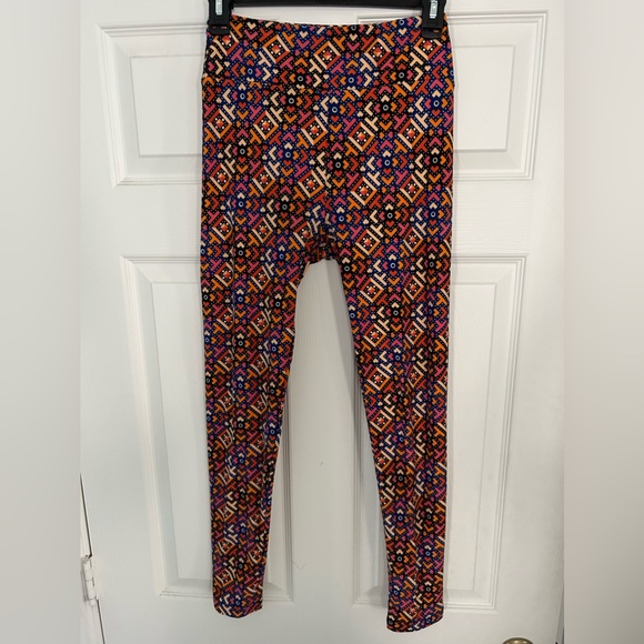 🦋 5/$25 - LuLaRoe Geometric Leggings - One Size (OS) fits sizes 2-10 - Picture 9 of 14